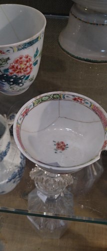 Lot 16 - Large 19th century Chinese export bowl with...