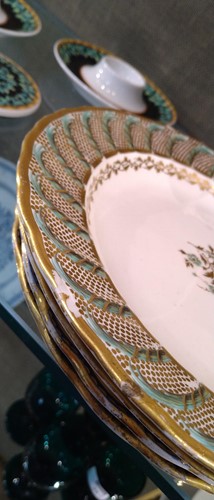 Lot 33 - Two pairs of Derby plates, one - pattern 309,...