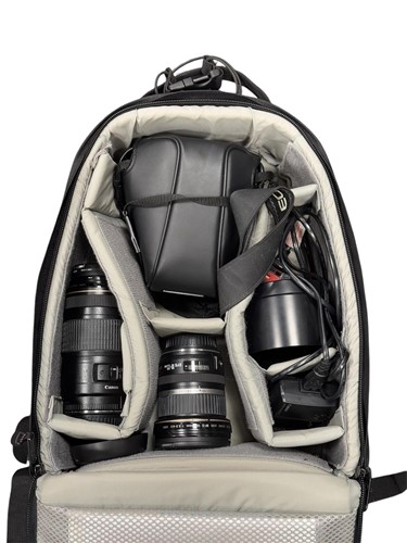 Lot 237 - A Canon EOS 300D digital camera with 10-22mm...