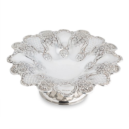 Lot 505 - An Edward VII silver fruit bowl
