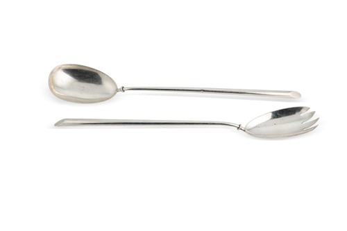 Lot 478 - A pair of Victorian silver salad servers