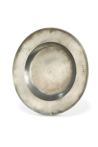 Lot 422 - A broad rim pewter charger, 17th century