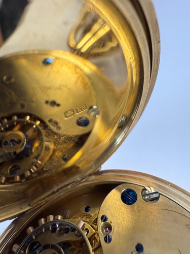 Lot 216 - W. W. Wilson, Croydon - An early 20th century 18ct gold half hunter pocket watch