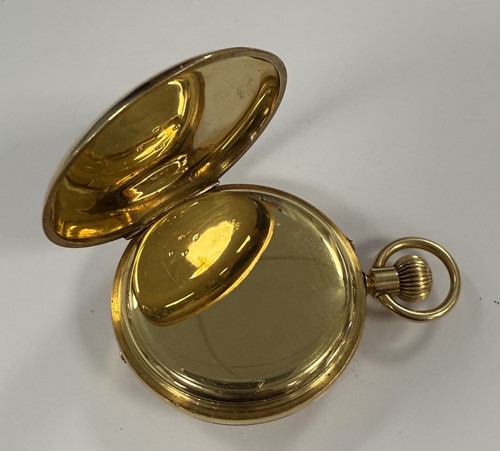 Lot 216 - W. W. Wilson, Croydon - An early 20th century 18ct gold half hunter pocket watch
