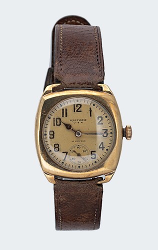 Lot 271 - Waltham, Mass - A 9ct gold wristwatch