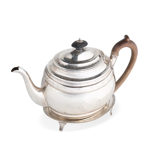 Lot 455 - A George III silver teapot and stand