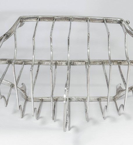 Lot 441 - A George III silver 9 bar toast rack