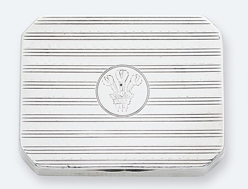 Lot 340 - An early 20th century silver twin compartment pill box