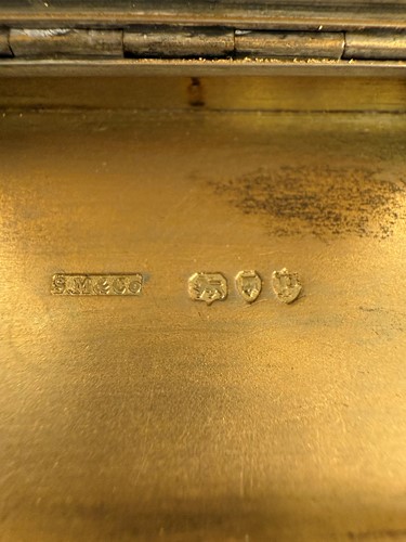 Lot 283 - A Victorian silver snuff box, mark of Sampson...