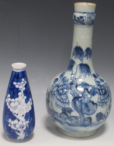 Lot 93 - A Chinese blue and white water guglet, 26cm...