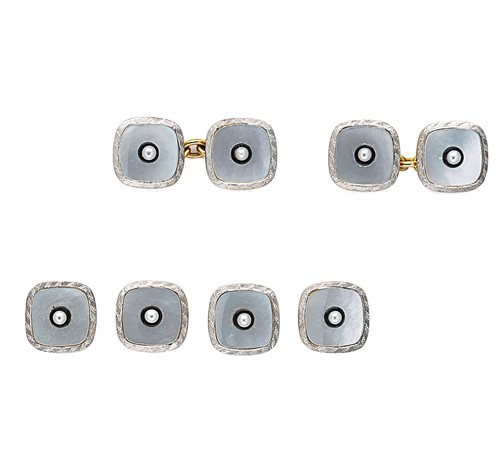 Lot 43 - A pair of early 20th century cufflinks, together with matching shirt studs