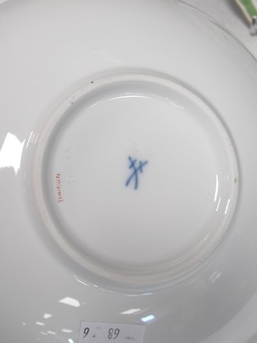 Lot 8 - Two 20th century Meissen Ming Dragon pattern...