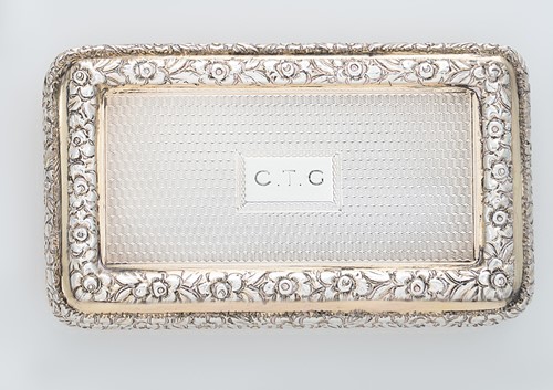Lot 298 - An Edward VIII silver snuff box