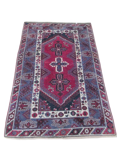 Lot 867 - A Beluchi rug, 188 x 123cm