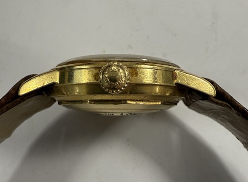 Lot 252 - Longines - An 18ct gold 'Conquest Calendar' wristwatch