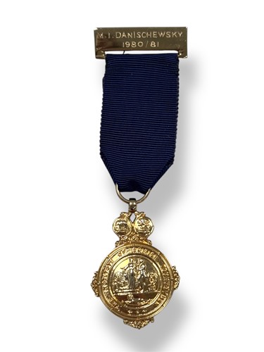 Lot 288 - Institute of British Foundrymen medal, 9ct...