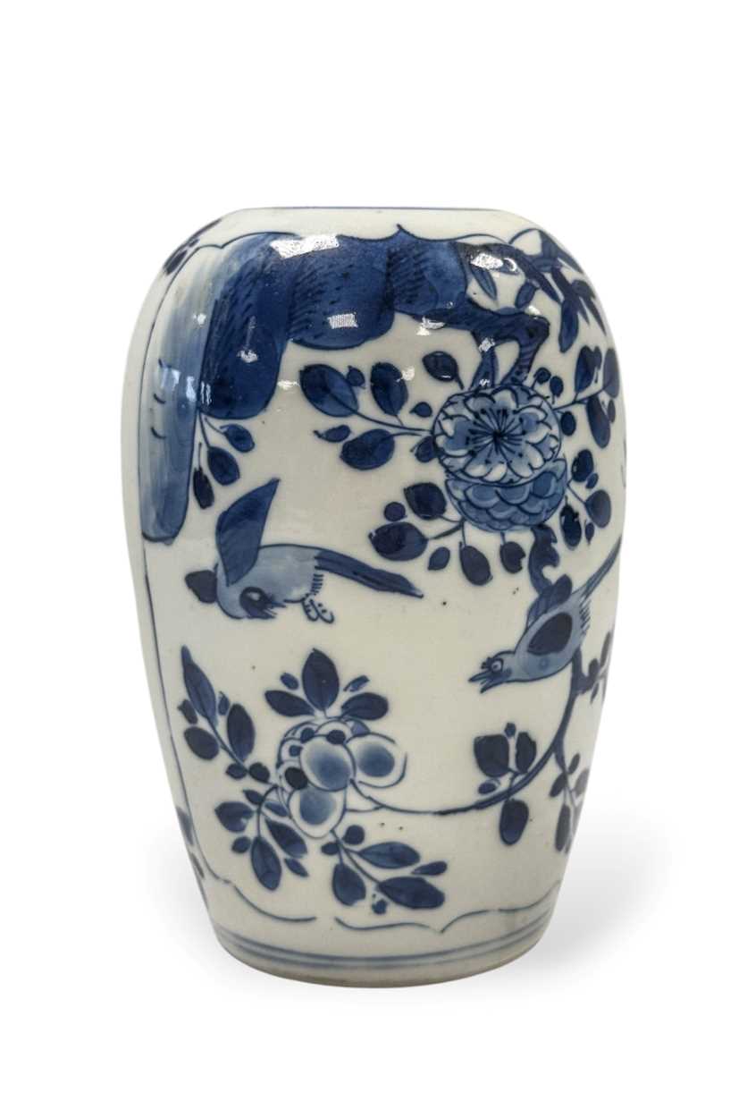 Lot 9 - A Chinese blue and white porcelain vase, Kangxi Emperor (1662-1722)