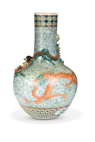 Lot 41 - A Chinese famille verte porcelain large bottle vase, Qing Dynasty, 19th century