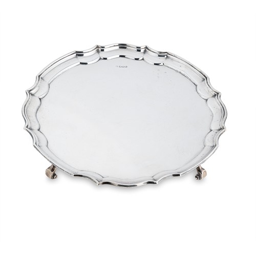 Lot 527 - A George V silver salver