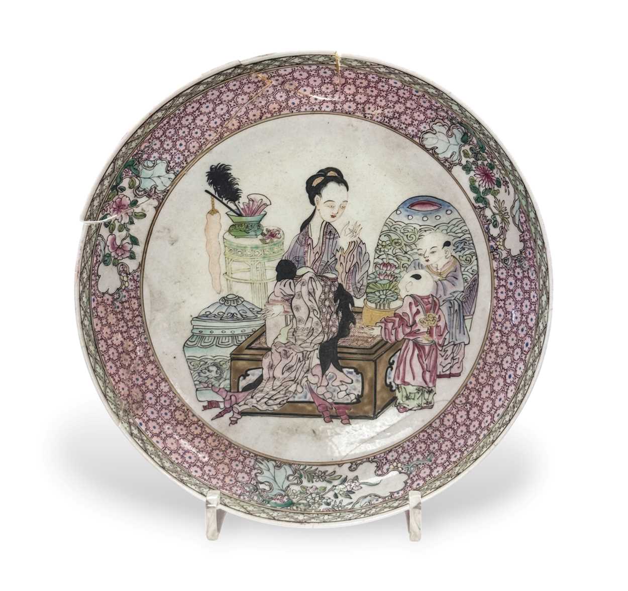 Lot 10 - A Chinese ruby backed polychrome enamelled shallow bowl, Yongzheng Emperor (1722-1735)