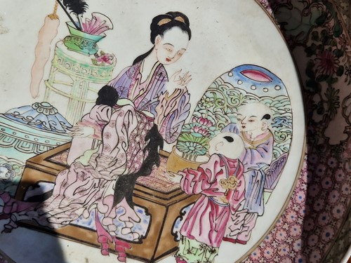 Lot 10 - A Chinese ruby backed polychrome enamelled shallow bowl, Yongzheng Emperor (1722-1735)