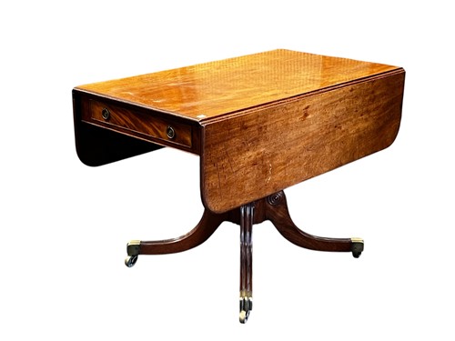 Lot 683 - A Regency mahogany Pembroke table