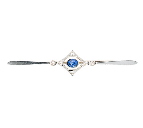Lot 116 - An early 20th century sapphire and diamond bar brooch