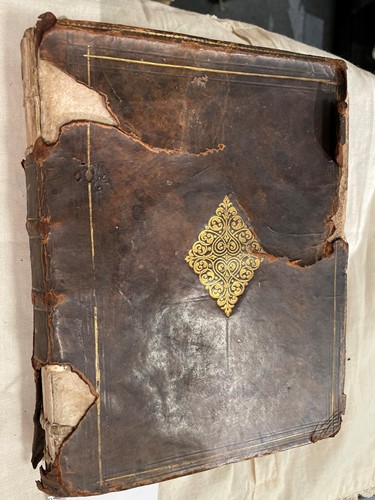 Lot 339 - A 17th century manuscript recipe and remedy book