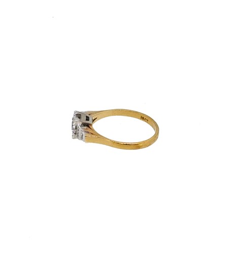 Lot 100 - A modern diamond ring