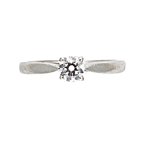 Lot 102 - A platinum single stone diamond ring