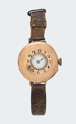 Lot 237 - Unsigned - A 9ct rose gold half hunter 'trench' style wristwatch