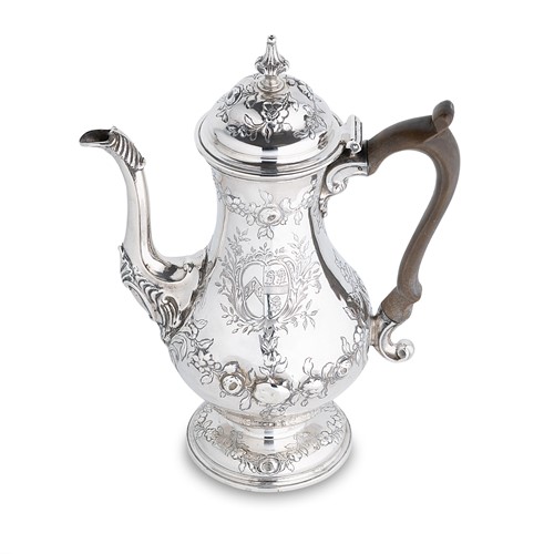 Lot 421 - A George II silver coffee pot