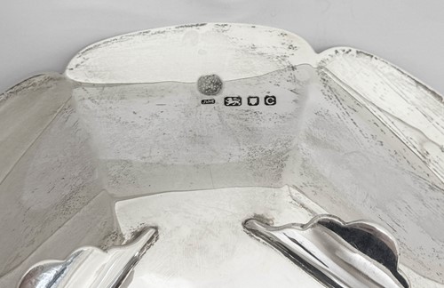 Lot 547 - A George VI silver fruit bowl