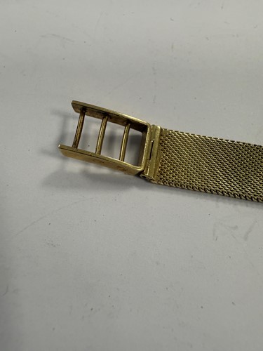 Lot 256 - Mido Watch Cie., - A Swiss 14ct gold 'Lido' wristwatch