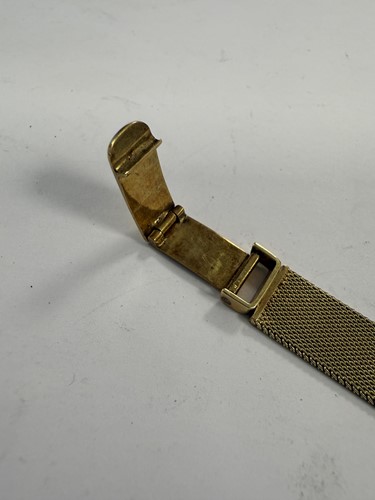 Lot 256 - Mido Watch Cie., - A Swiss 14ct gold 'Lido' wristwatch