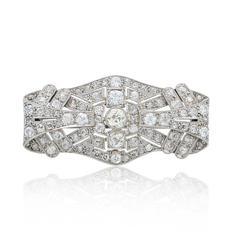 Lot 96 - A diamond panel brooch