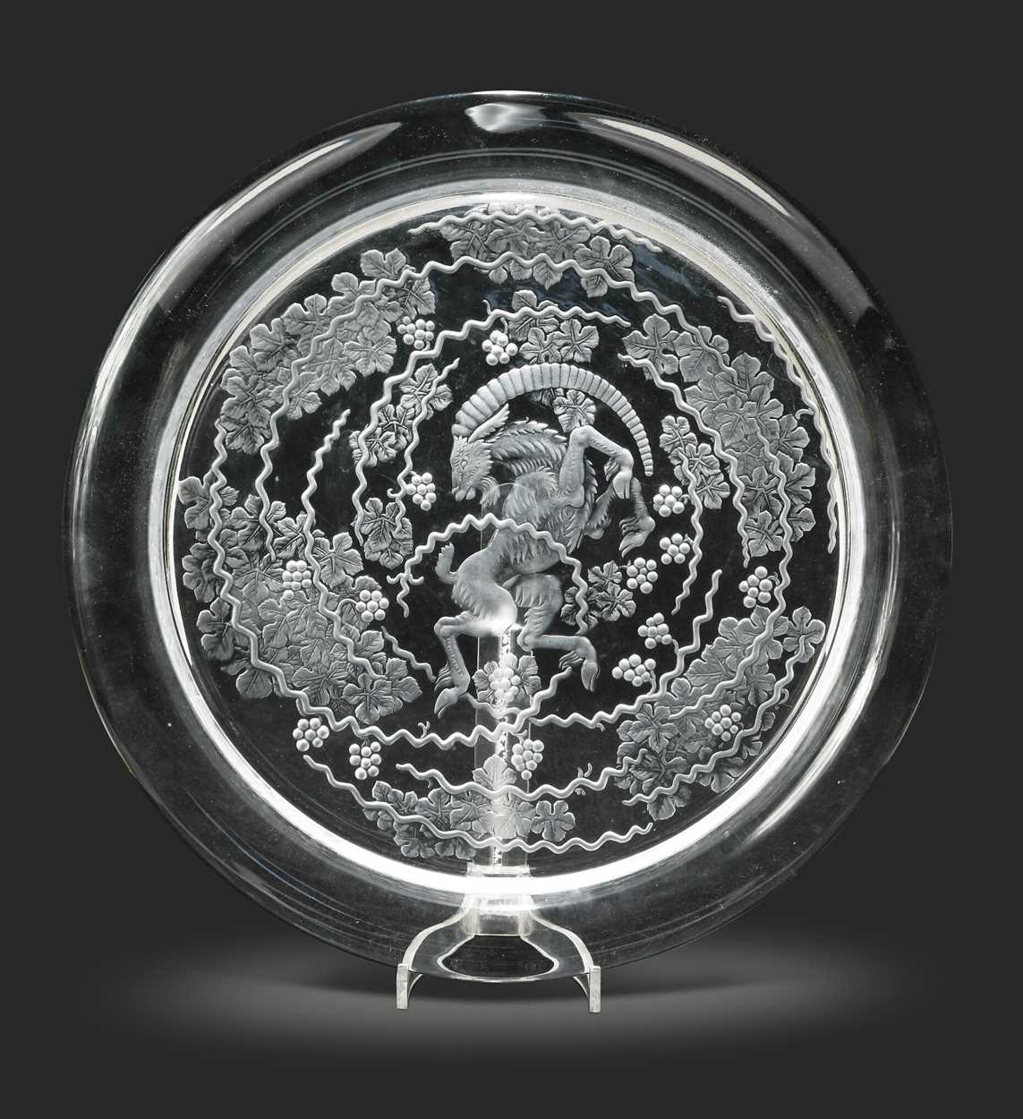 Lot 5 - Berbere, a Lalique frosted and polished glass charger