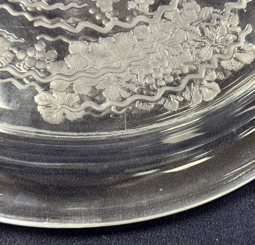 Lot 5 - Berbere, a Lalique frosted and polished glass charger