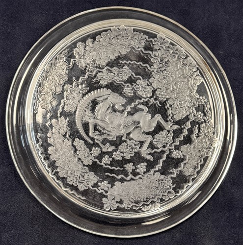 Lot 5 - Berbere, a Lalique frosted and polished glass charger