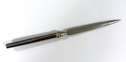 Lot 301 - Cartier - A 'Les Must De Cartier Trinity' fountain pen, together with a Tiffany letter opener