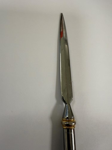 Lot 301 - Cartier - A 'Les Must De Cartier Trinity' fountain pen, together with a Tiffany letter opener