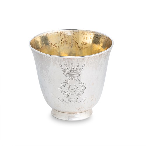 Lot 411 - A (probably) William & Mary wine beaker