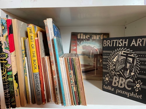 Lot 471 - Arts magazines and publications.