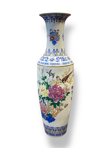Lot 76 - A large Chinese floor vase, modern