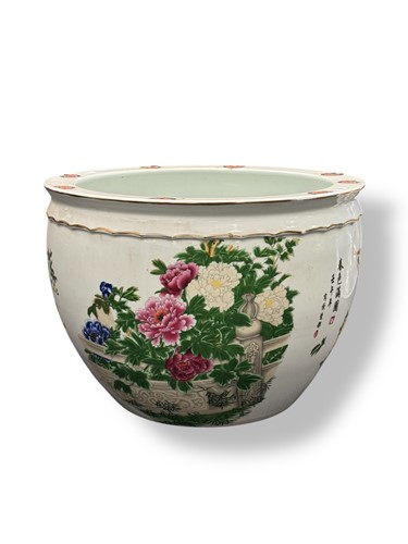 Lot 77 - A Chinese ceramic fish bowl, modern, transfer...