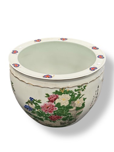 Lot 77 - A Chinese ceramic fish bowl, modern, transfer...