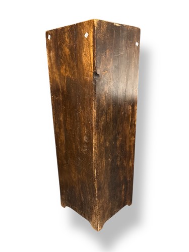 Lot 326 - An Anglo-Indian carved hardwood corner shelf, 19th century