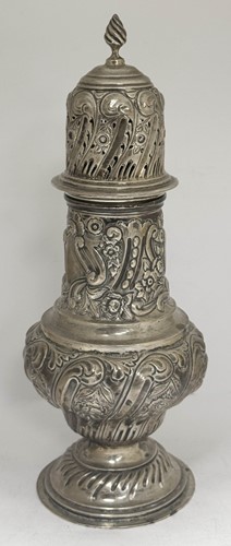 Lot 583 - Chester – An Edward VII silver caster