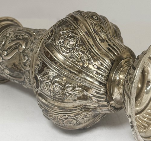 Lot 583 - Chester – An Edward VII silver caster