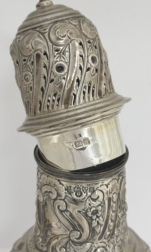 Lot 583 - Chester – An Edward VII silver caster